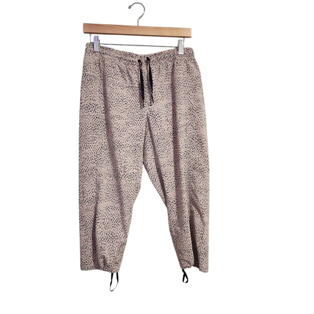 LULULEMON Step Lively Crop Pants Dottie Dash Grain Tan Black 6 Swift Cinch Hem